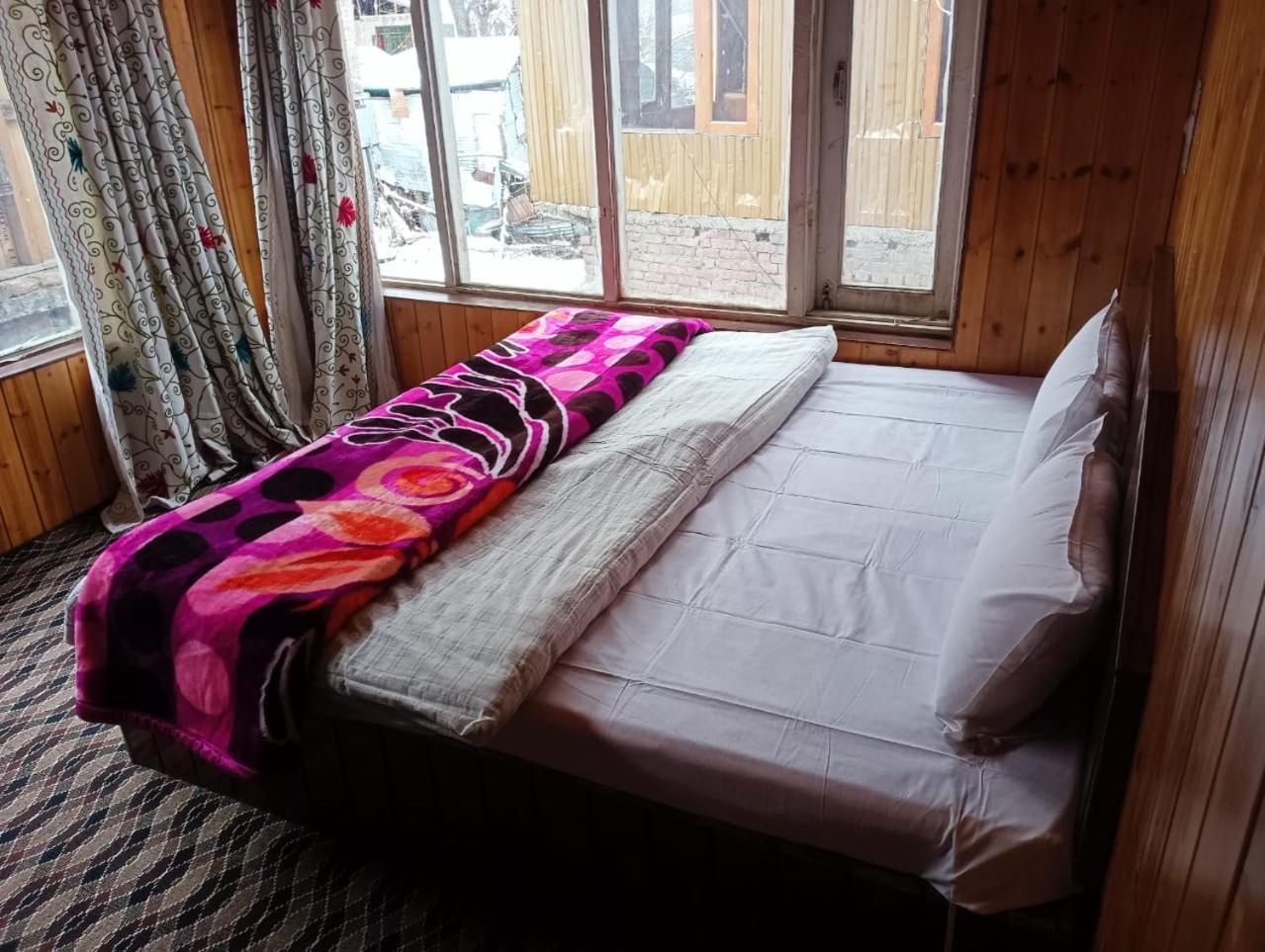 New Prince Cottage & Saibha Palace Pahalgam Exterior photo