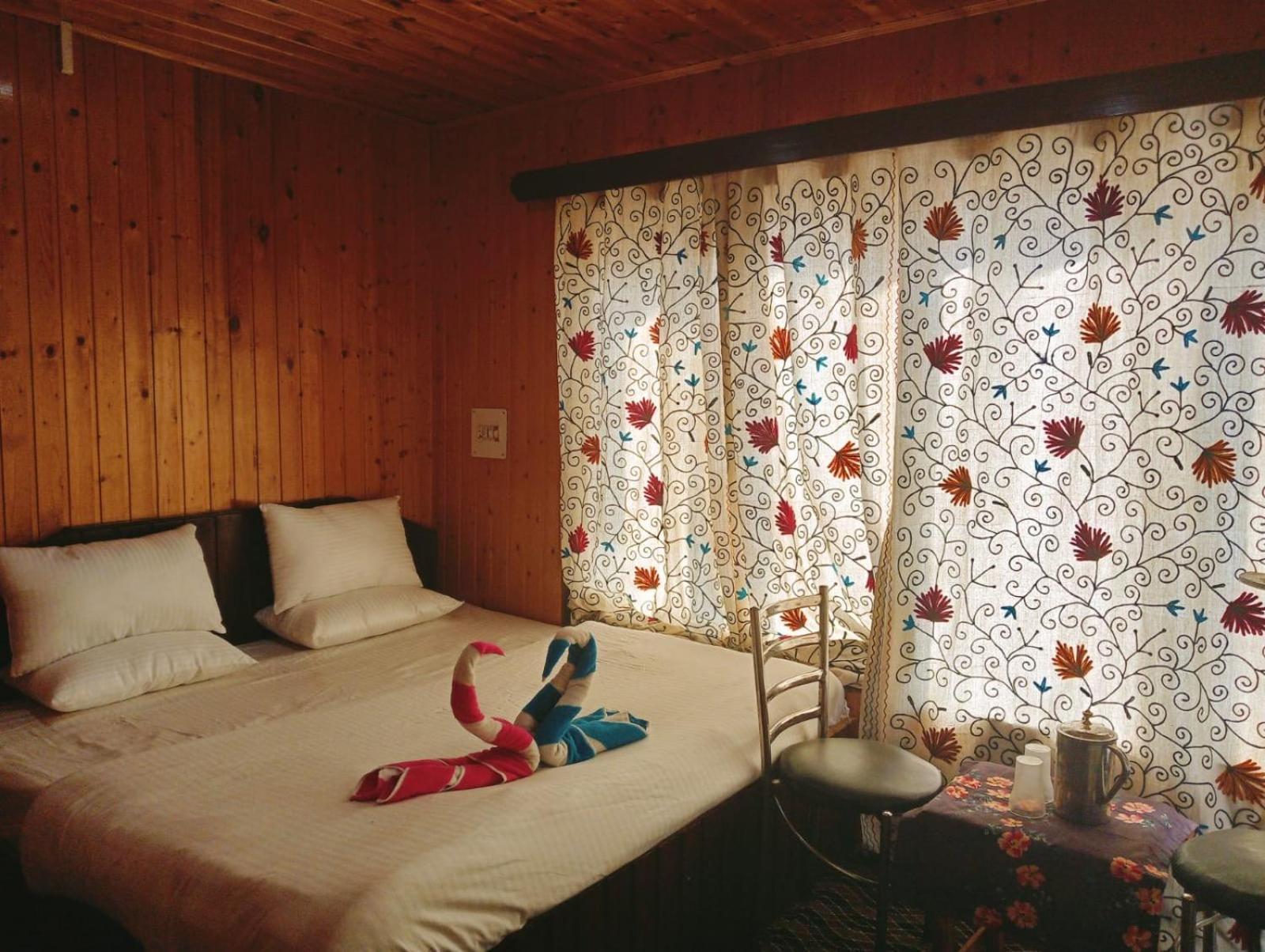 New Prince Cottage & Saibha Palace Pahalgam Exterior photo